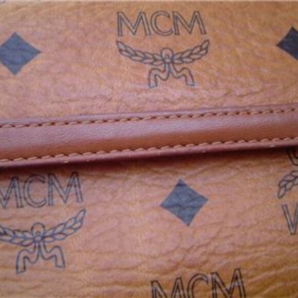 AUTHENTIC MCM COGNAC SIGNATURE LEATHER SMALL SATCHEL WITH KEYCHAIN EUC - Picture 11 of 16